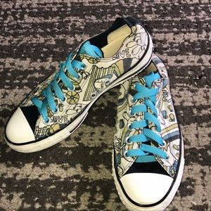Converse Peace/Love Graffiti Size 7 Women’s